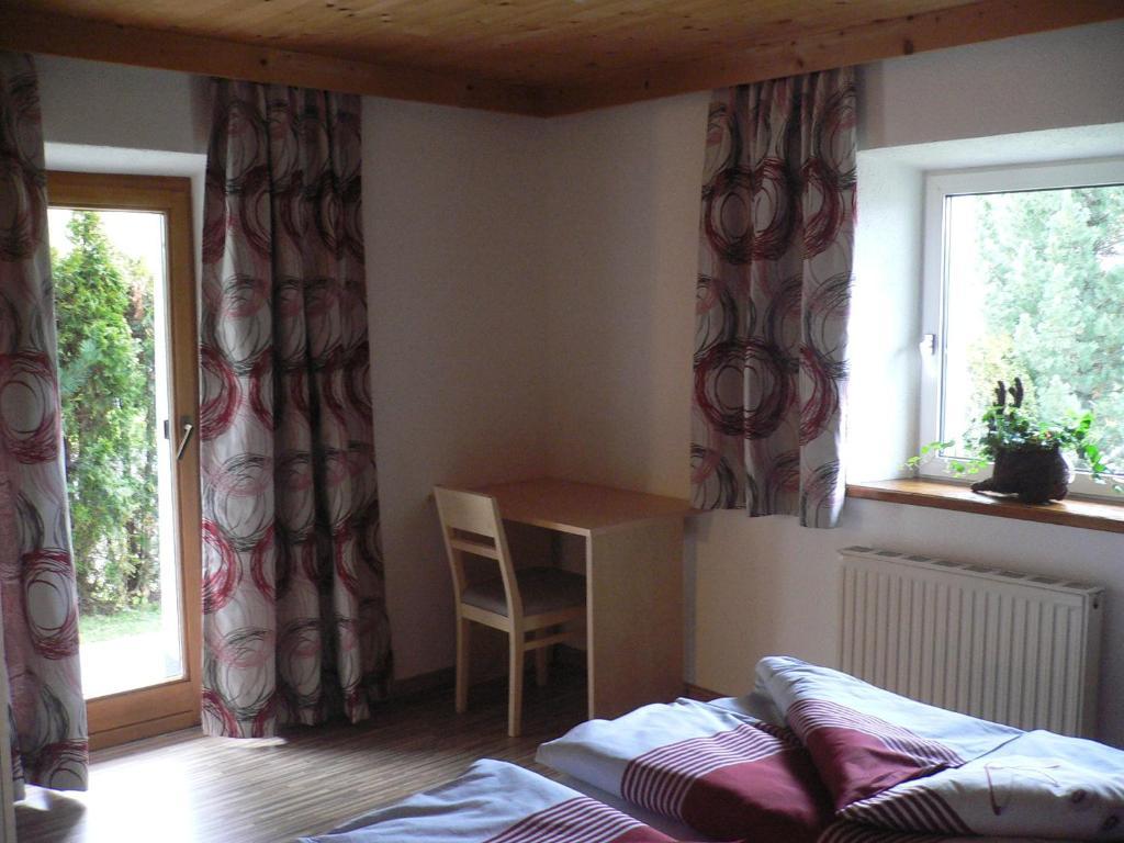 Haus Heidrun Apartment Fendels Ruang foto